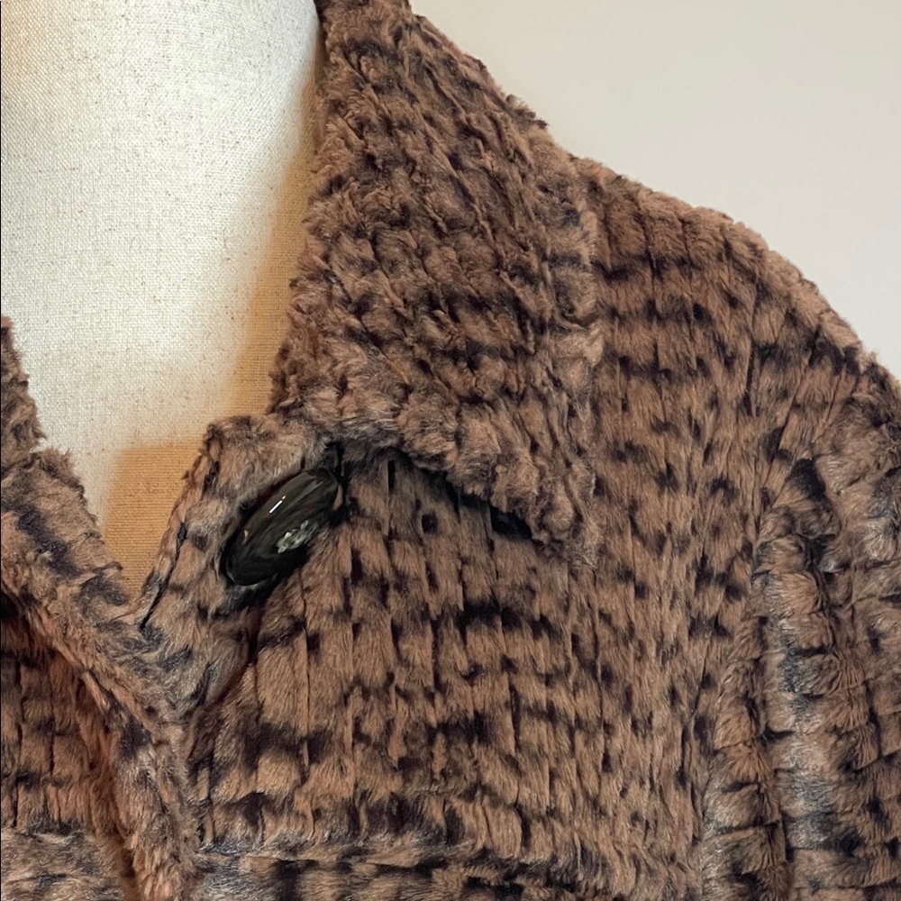 Kelly & Diane Faux Fur Cropped Coat Women’s Size 10 Swing Style Soft Velvety - Picture 2 of 6